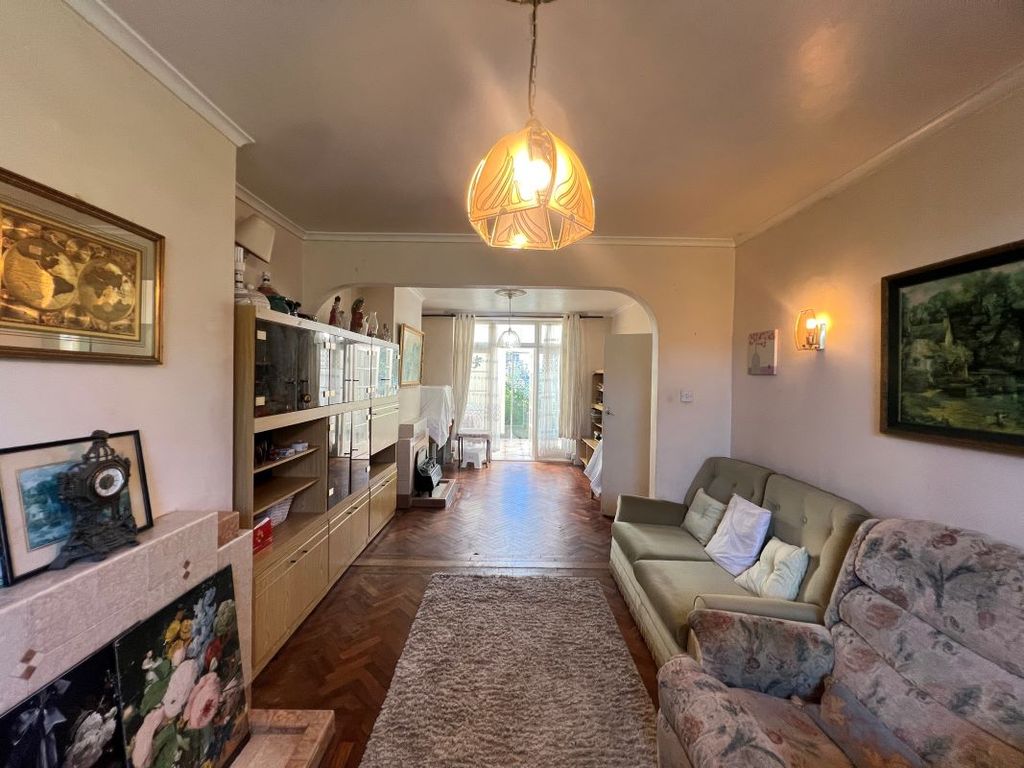 Property photo 2 of 19