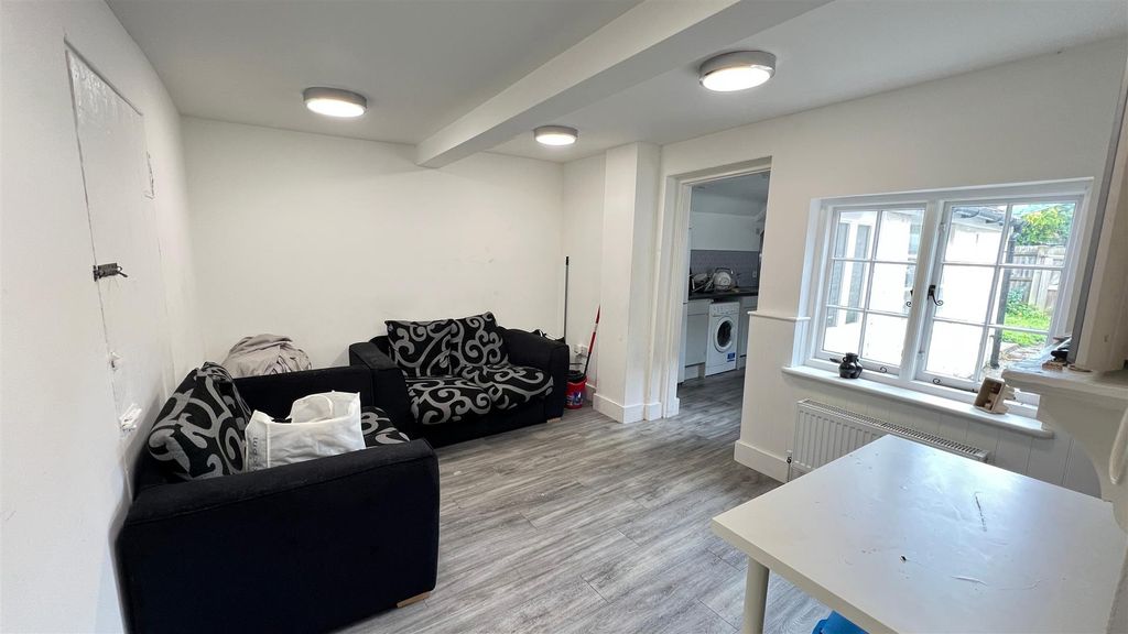 Property photo 2 of 35 Img_5756_6_11Zon.Jpg