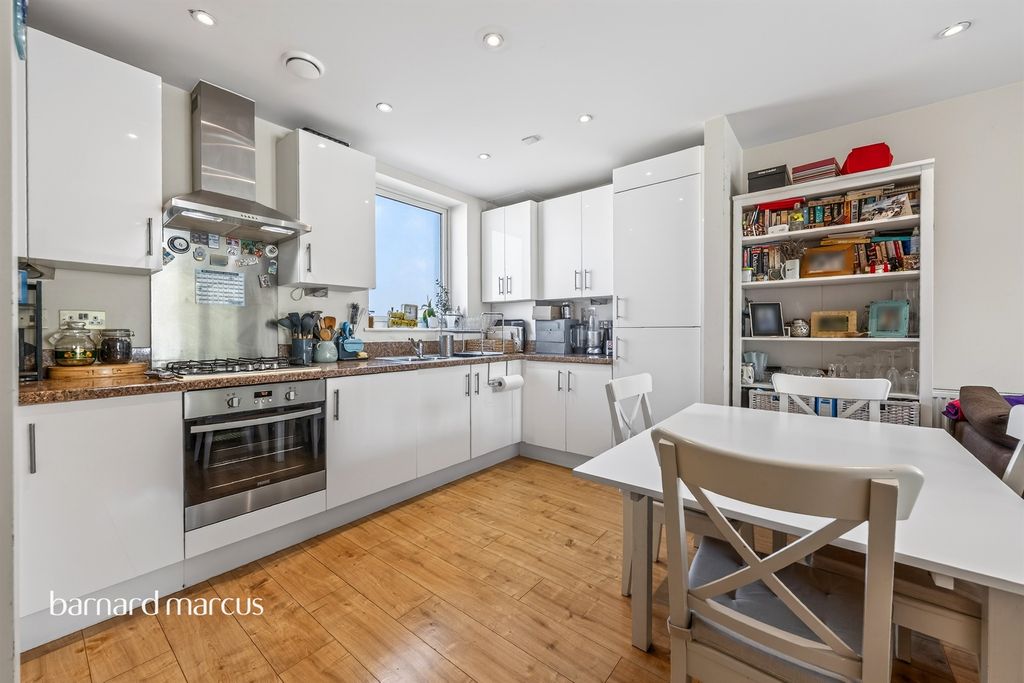 Property photo 3 of 26