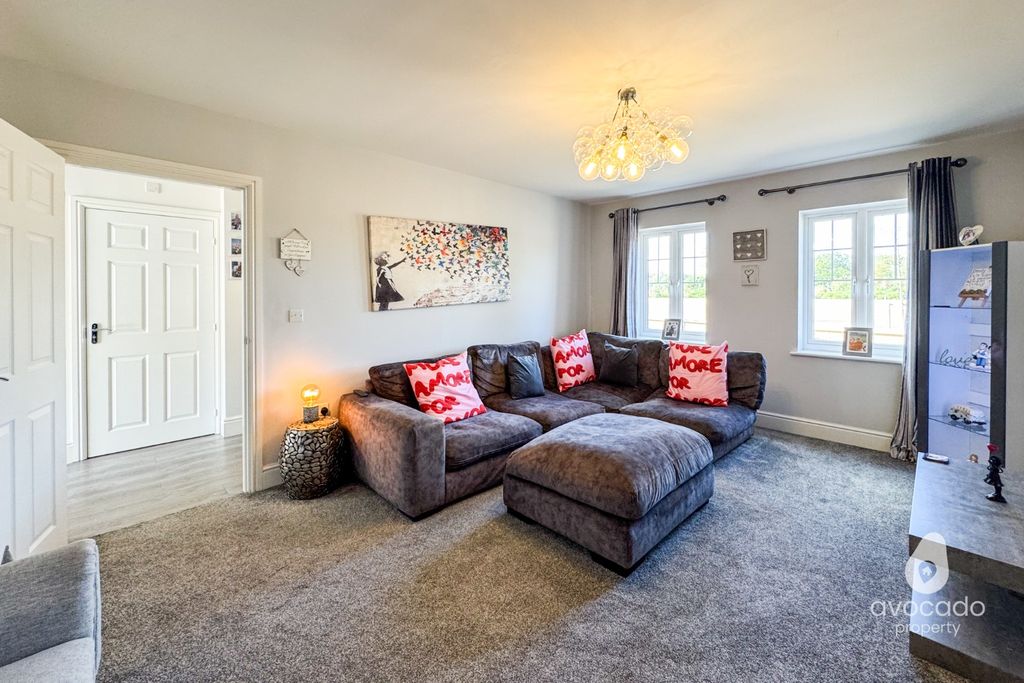 Property photo 3 of 21 5163208