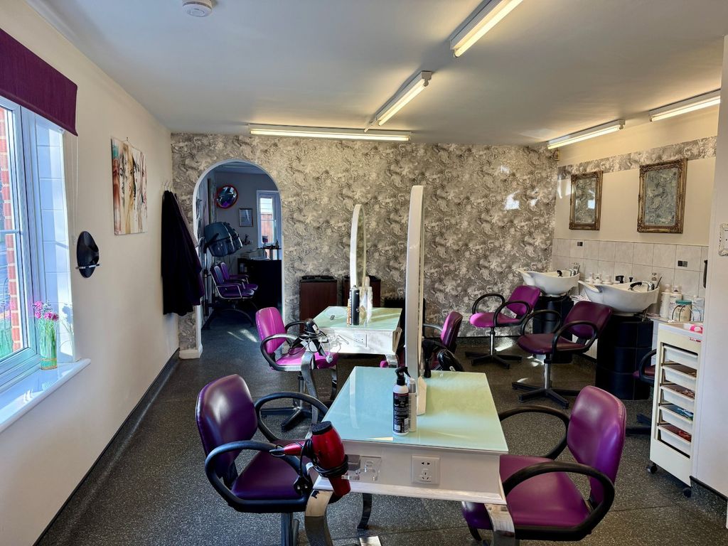 Property photo 3 of 18 Picture No. 16