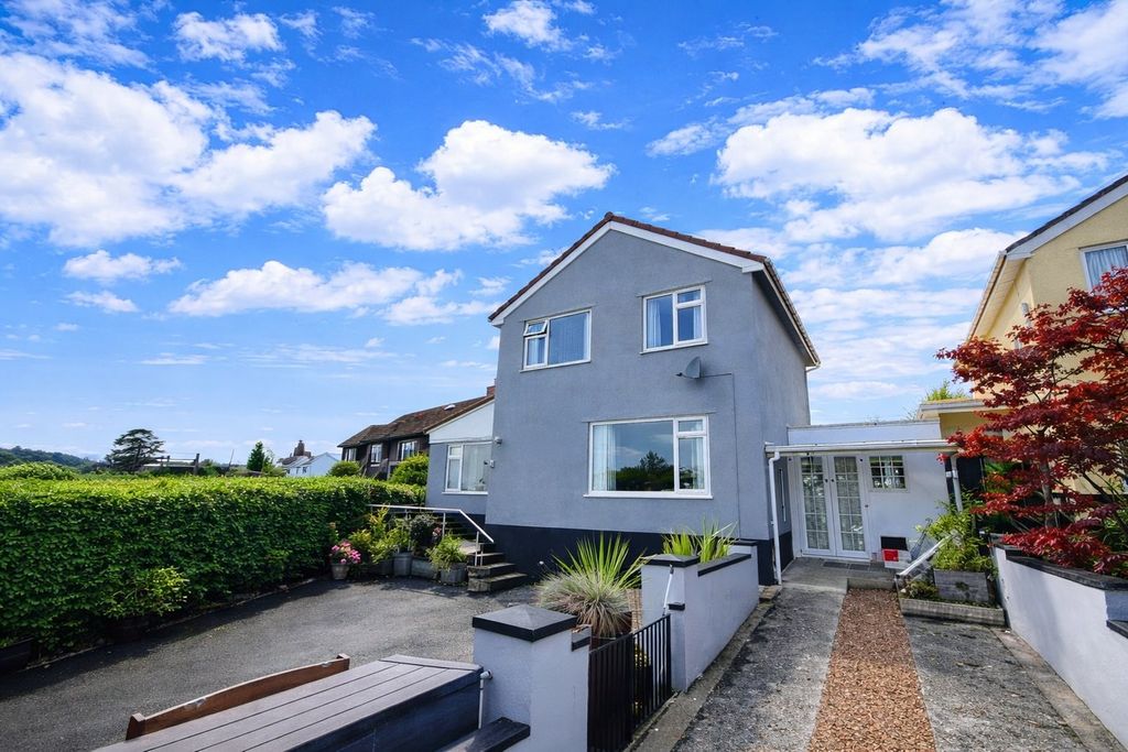 Property photo 1 of 30