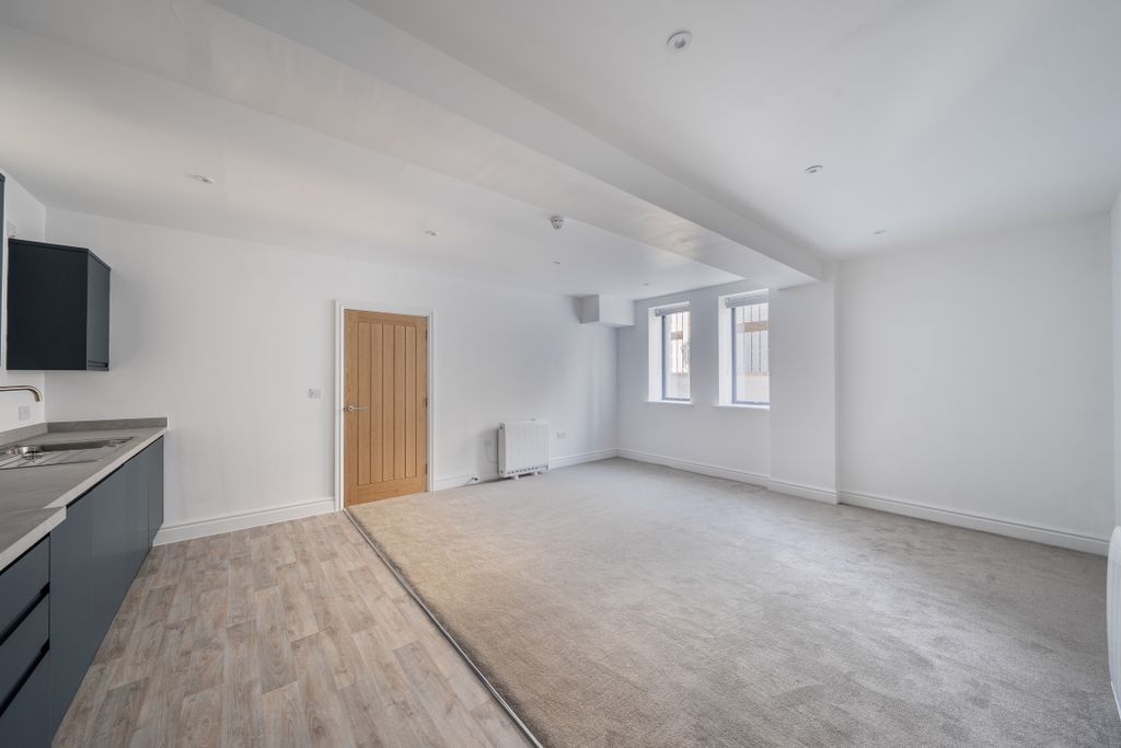 Property photo 1 of 9 1448335-3-69E62cc4Cfa73