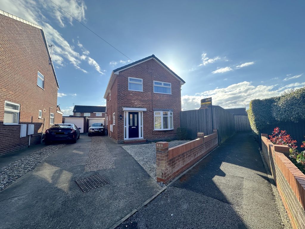 Property photo 1 of 32