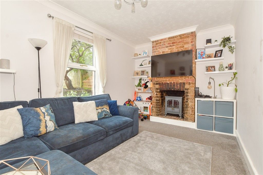 Property photo 1 of 10 Lounge