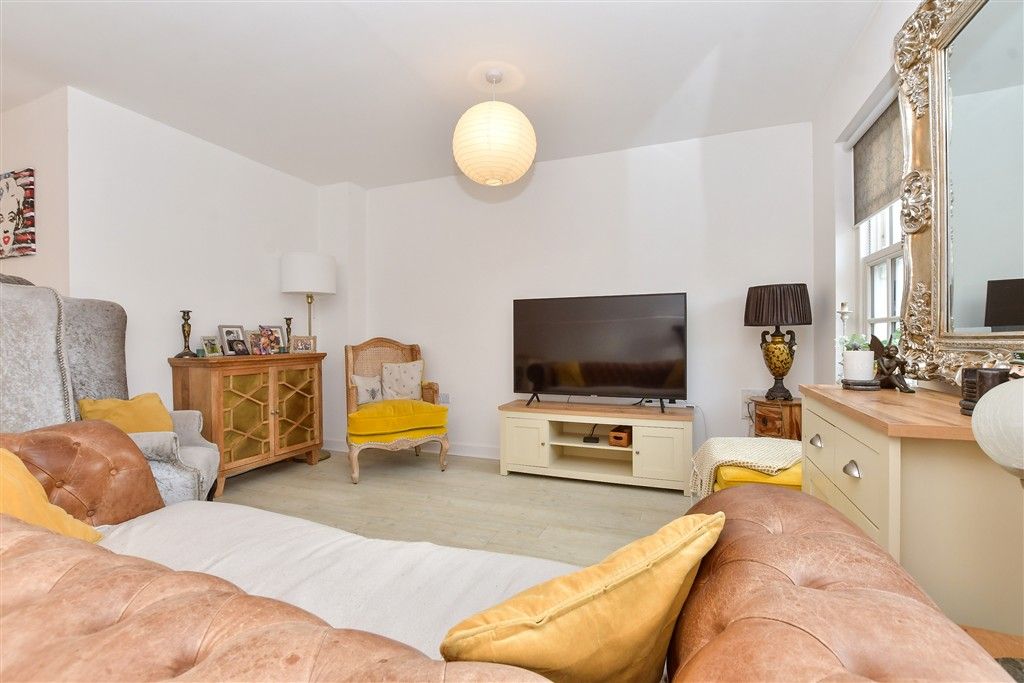 Property photo 3 of 12 Lounge/Diner