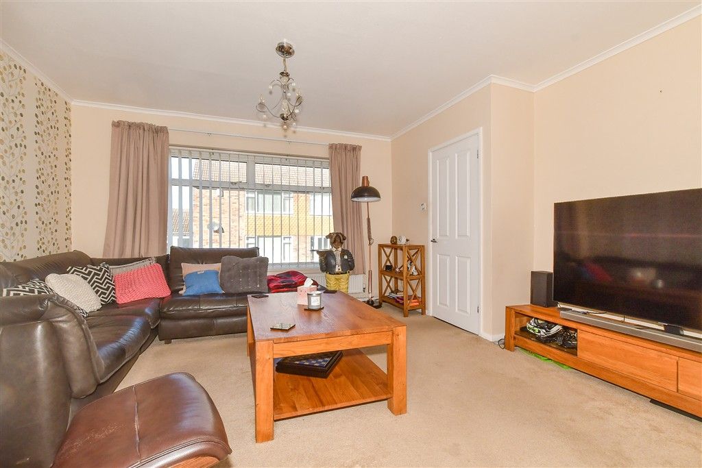 Property photo 2 of 13 Lounge