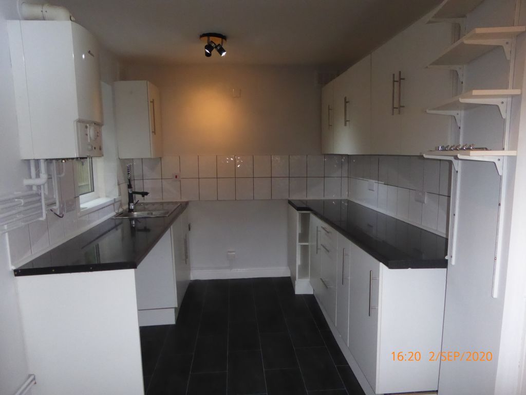 Property photo 1 of 9 Kitchen