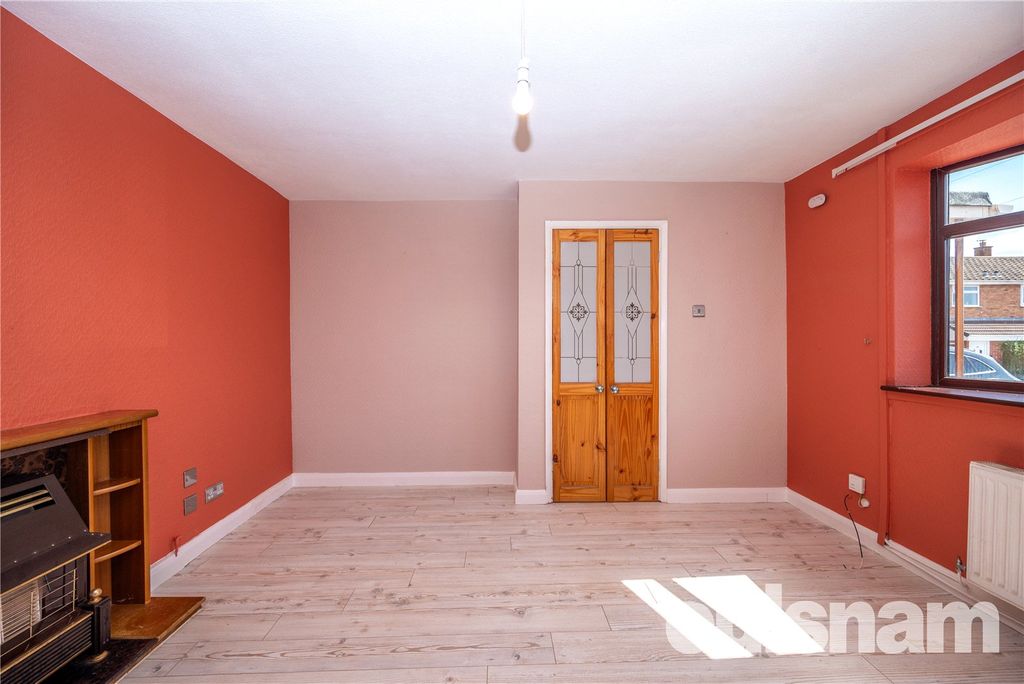 Property photo 2 of 19 Picture No. 16