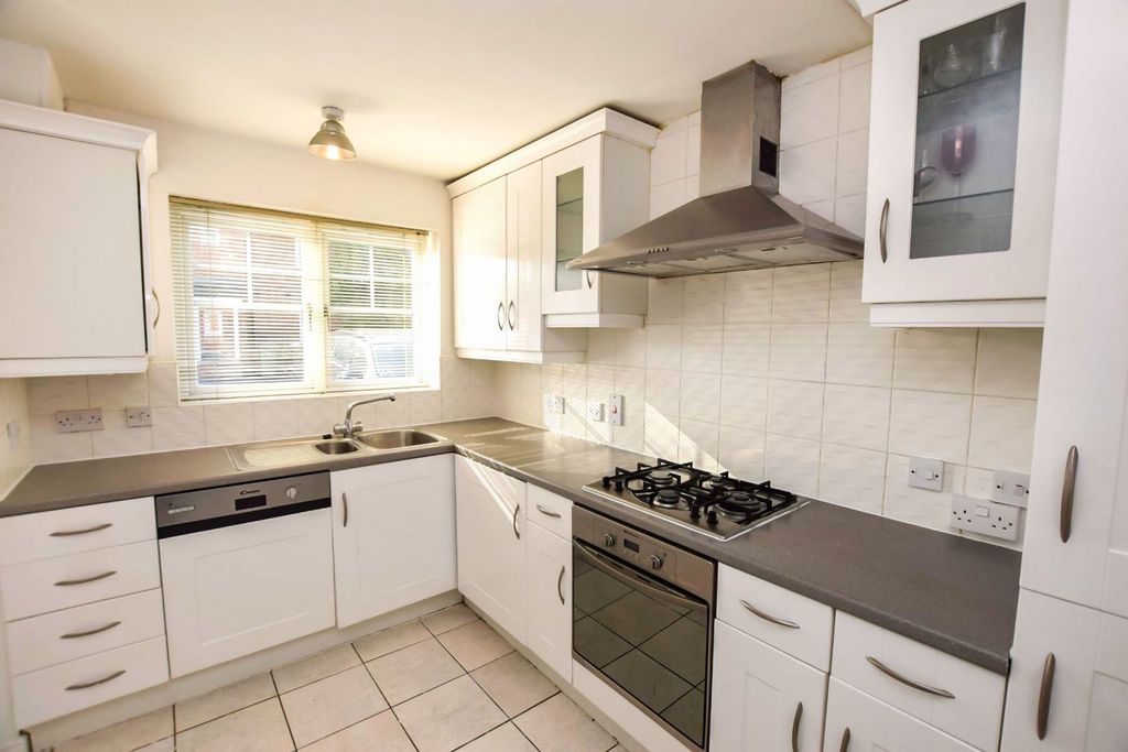 Property photo 2 of 15 Picture No. 33