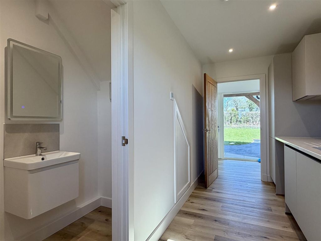Additional image 28 of 4 bed property for saleColdwells Road, Holmer, Hereford HR1