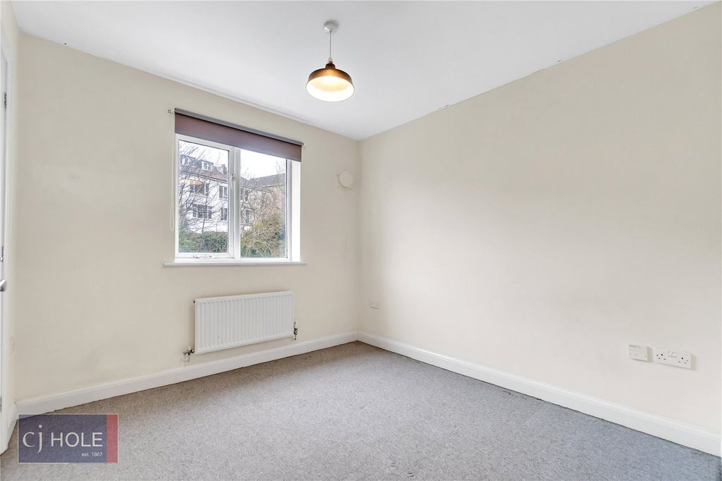 Property photo 3 of 9 Picture No. 06