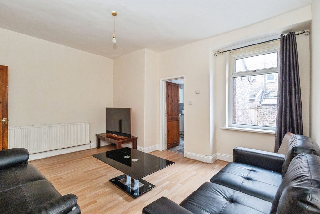 Property photo 3 of 24 Pbox-Img.Jpg