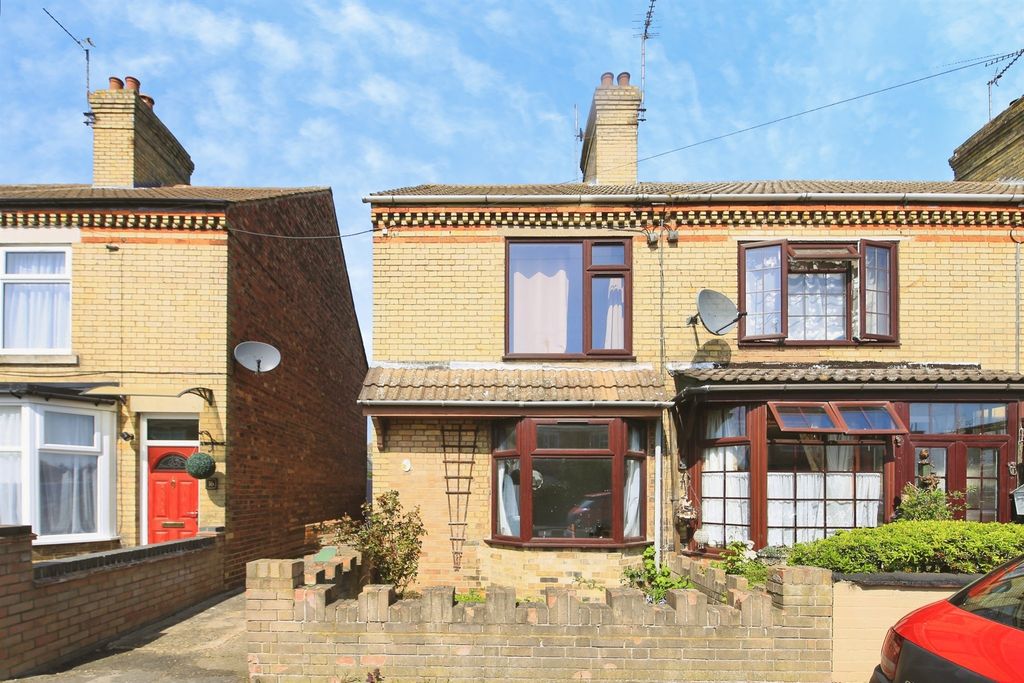 Property photo 1 of 18