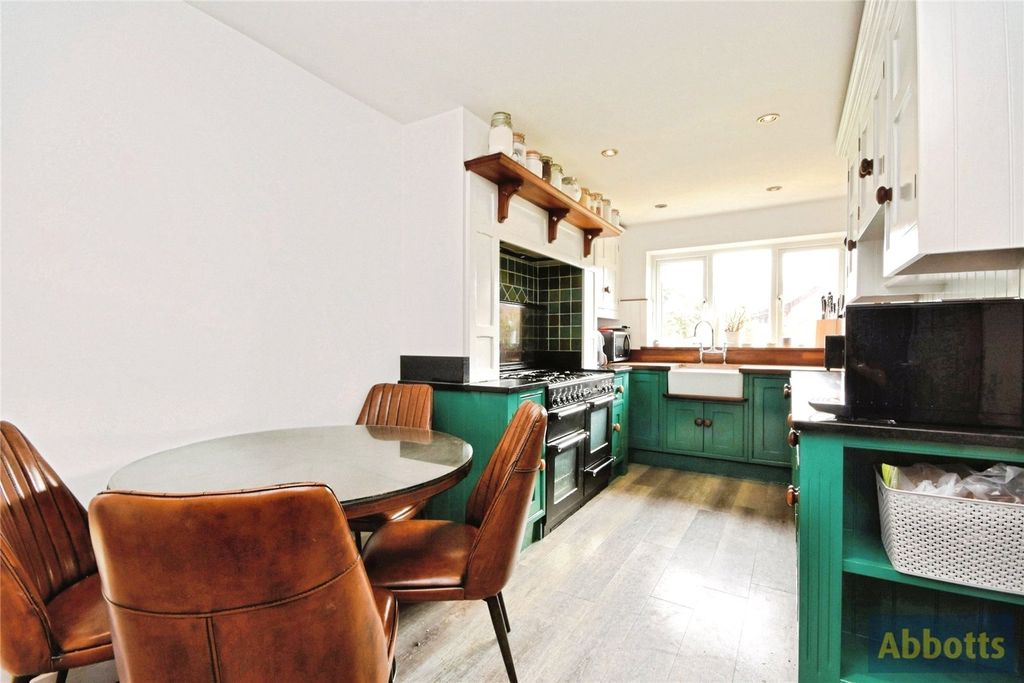 Property photo 3 of 22 Picture No. 21