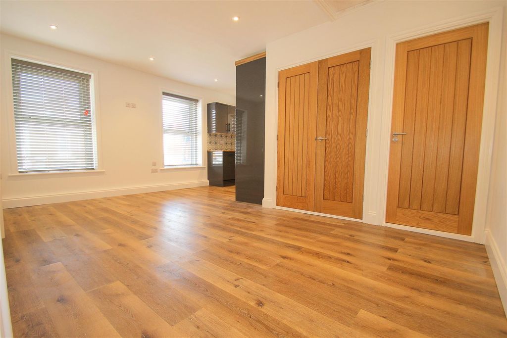 Property photo 2 of 10 Boxleylounge.Jpg
