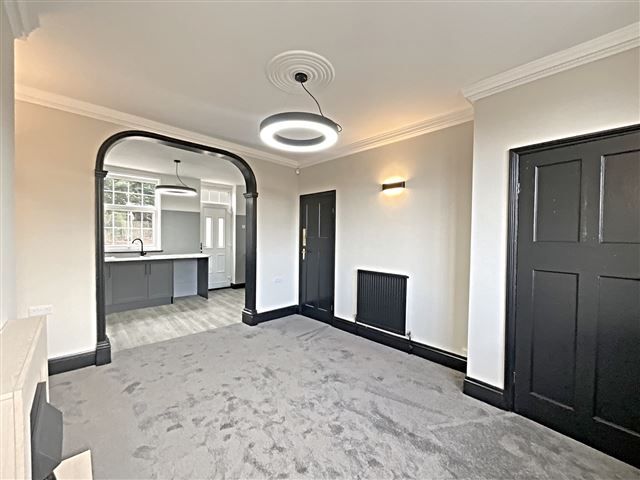 Property photo 3 of 15 Lounge