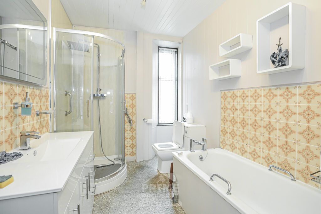 Additional image 13 of 3 bed flat for sale122 Main Street, Newmilns KA16