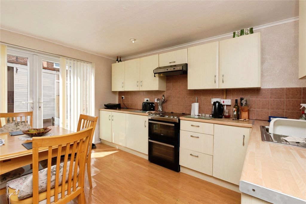 Property photo 2 of 22 Picture No. 48