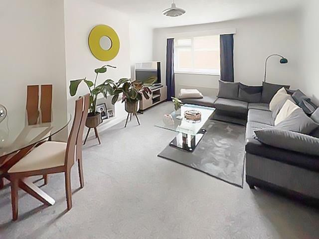 Property photo 2 of 13 2 Elm Place Lounge_1.Jpg