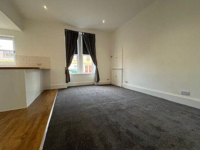 Property photo 3 of 10 Photo 3