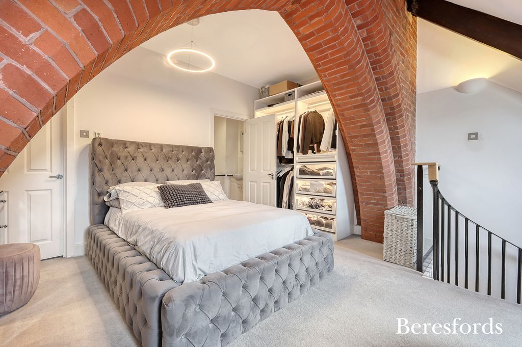 Property photo 2 of 16 Picture No. 21