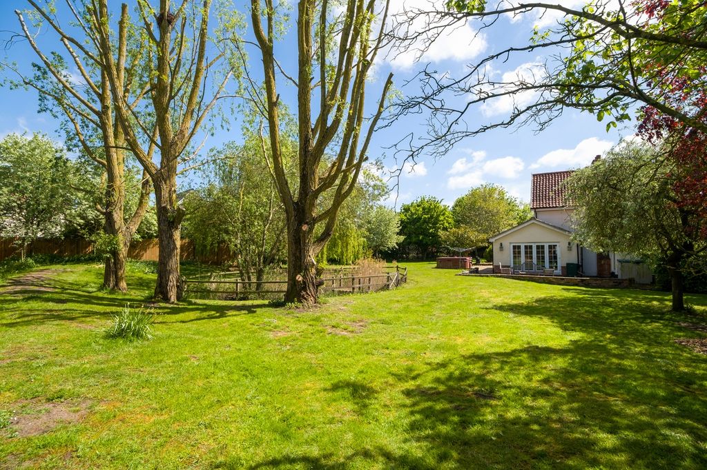 Property photo 3 of 35