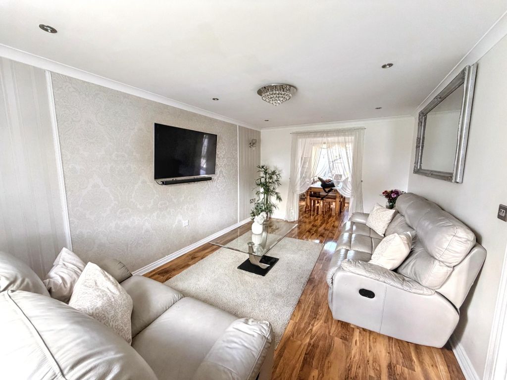 Property photo 3 of 19 4968582