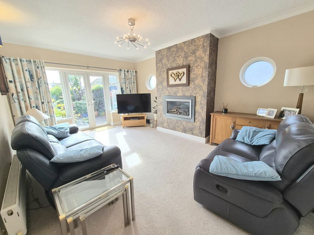 Property photo 3 of 23