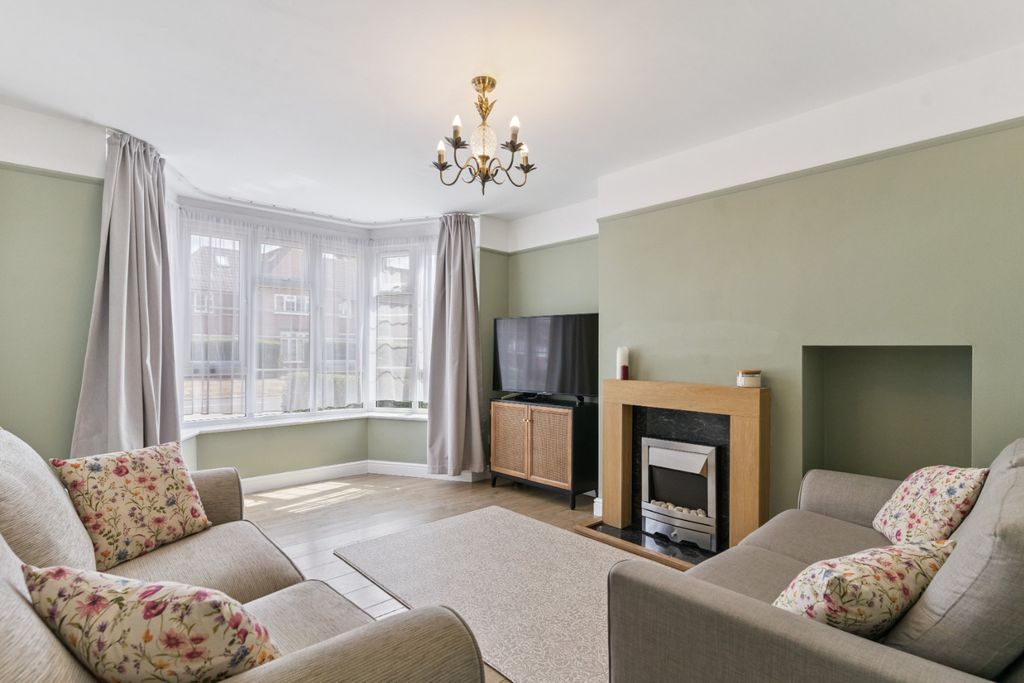 Property photo 3 of 29 4363308