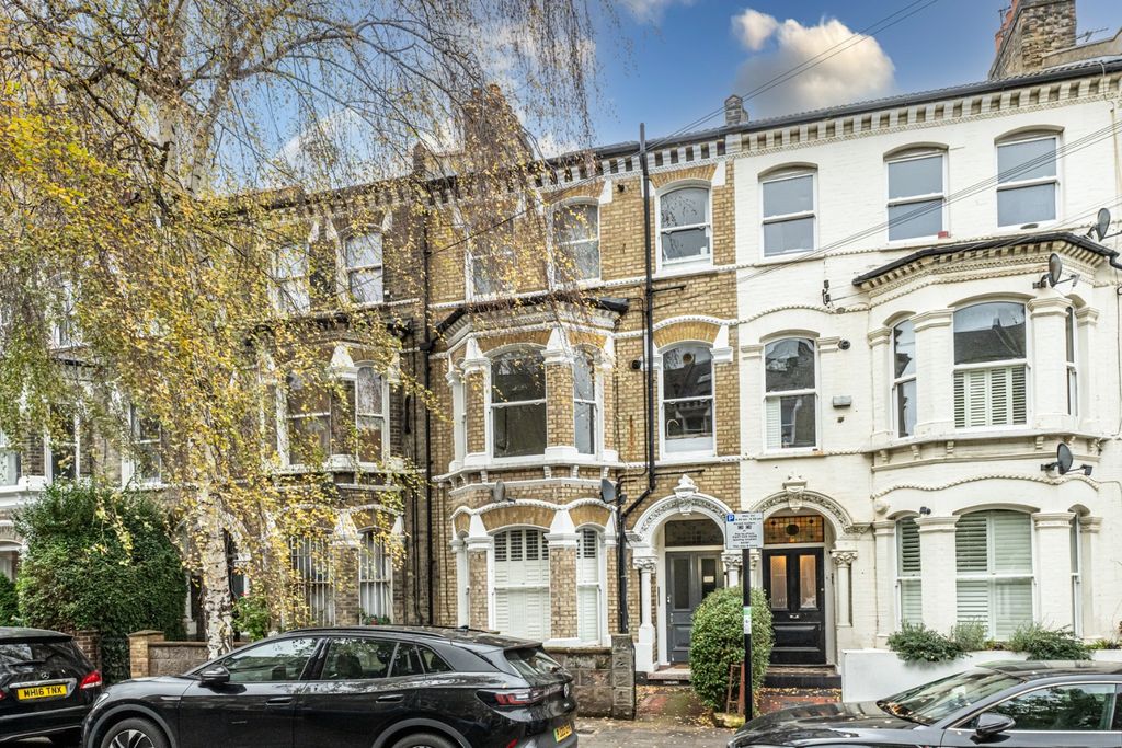 Property photo 2 of 14 4719975