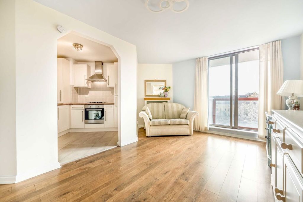 Property photo 2 of 6