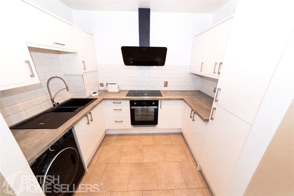 Property photo 2 of 12 Picture No. 29