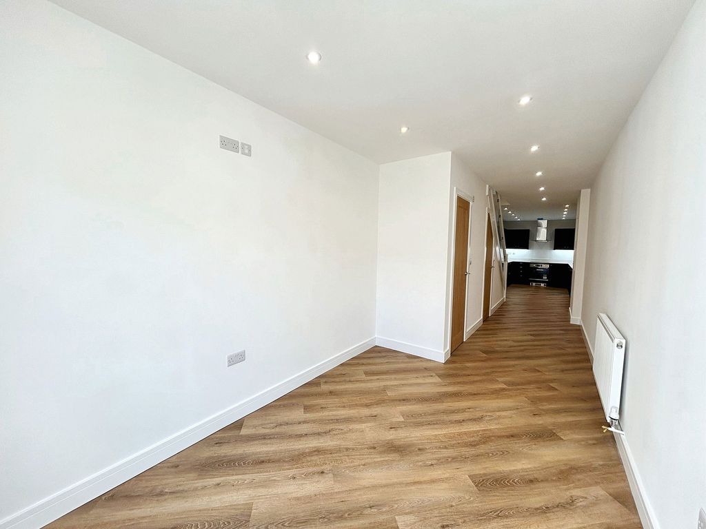 Property photo 3 of 30