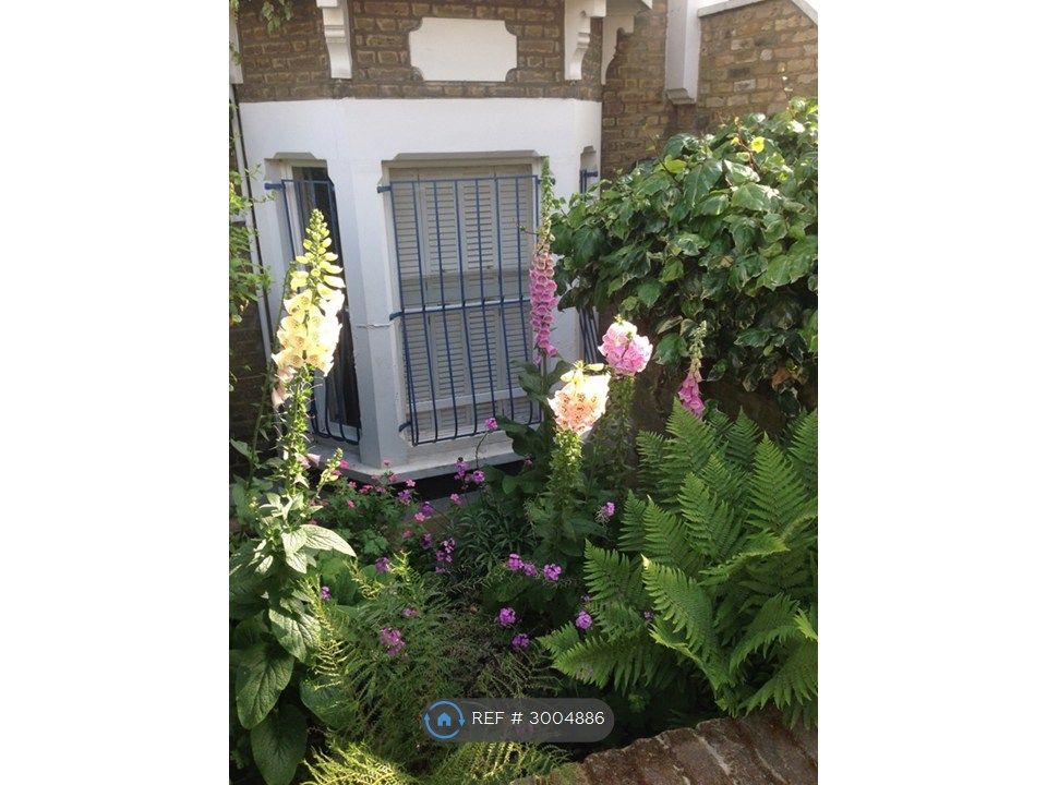 Property photo 3 of 10 Front Garden