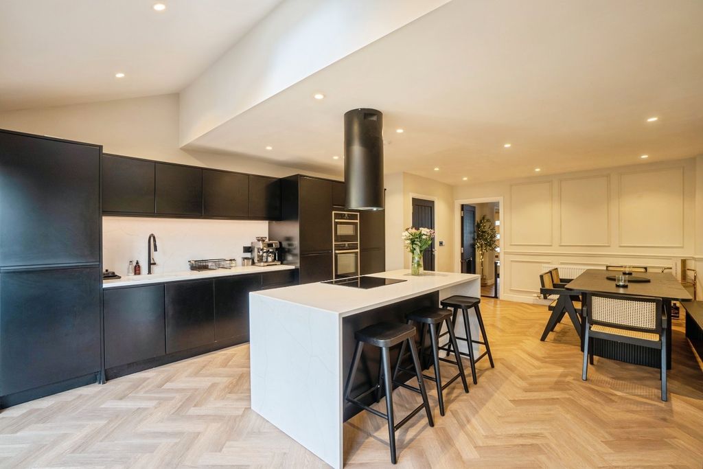 Property photo 2 of 21 Picture No. 46