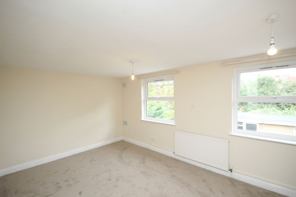 Property photo 3 of 6 Gallery