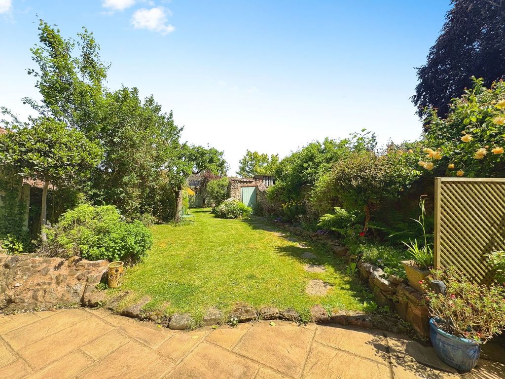 Property photo 2 of 19