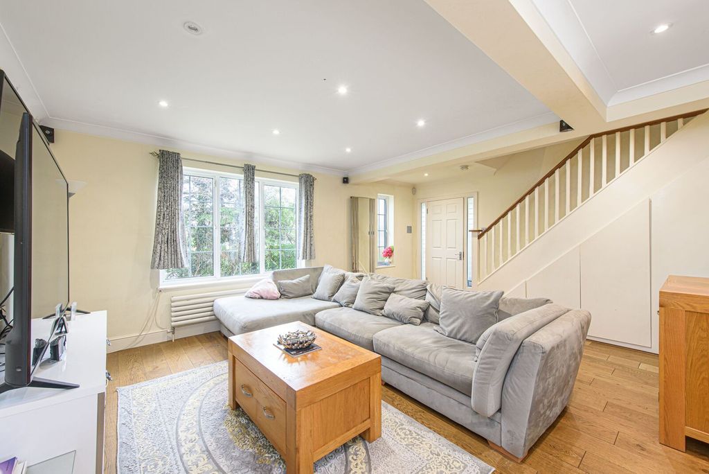 Property photo 2 of 13
