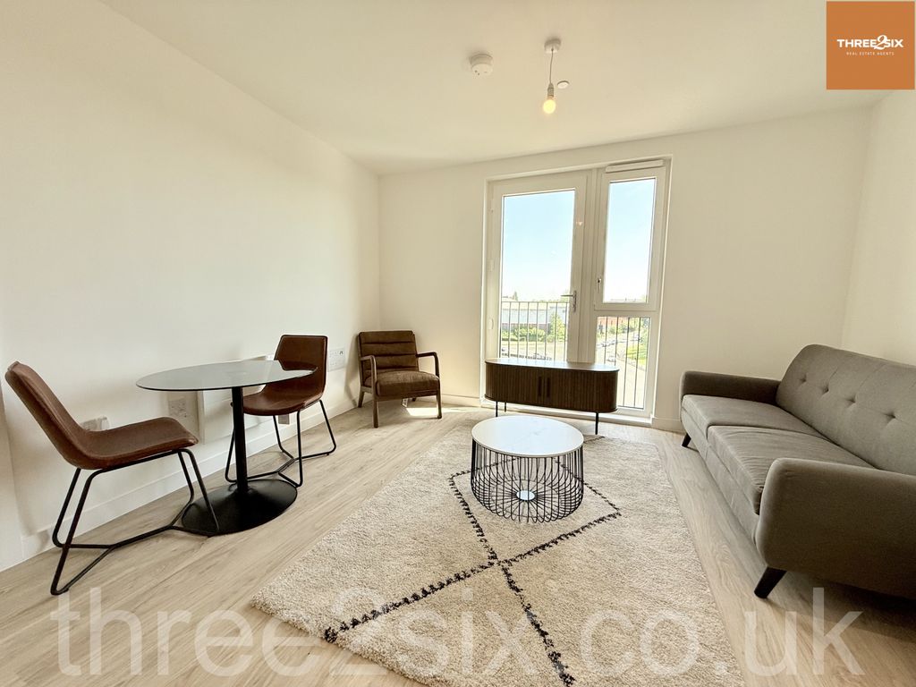 Property photo 2 of 10 Lounge