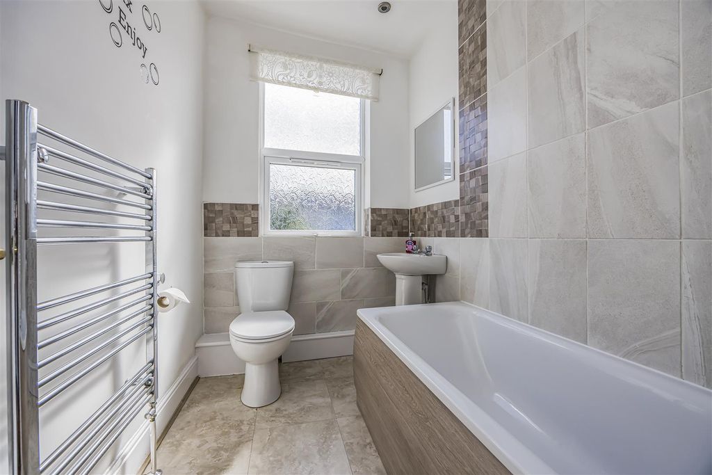 Property photo 3 of 19 119 Landguard Road, Southsea-Porticomarketing-Sold