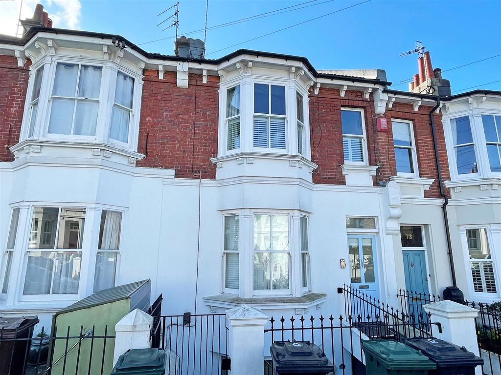 Property photo 1 of 7 14Grmaina.Jpg