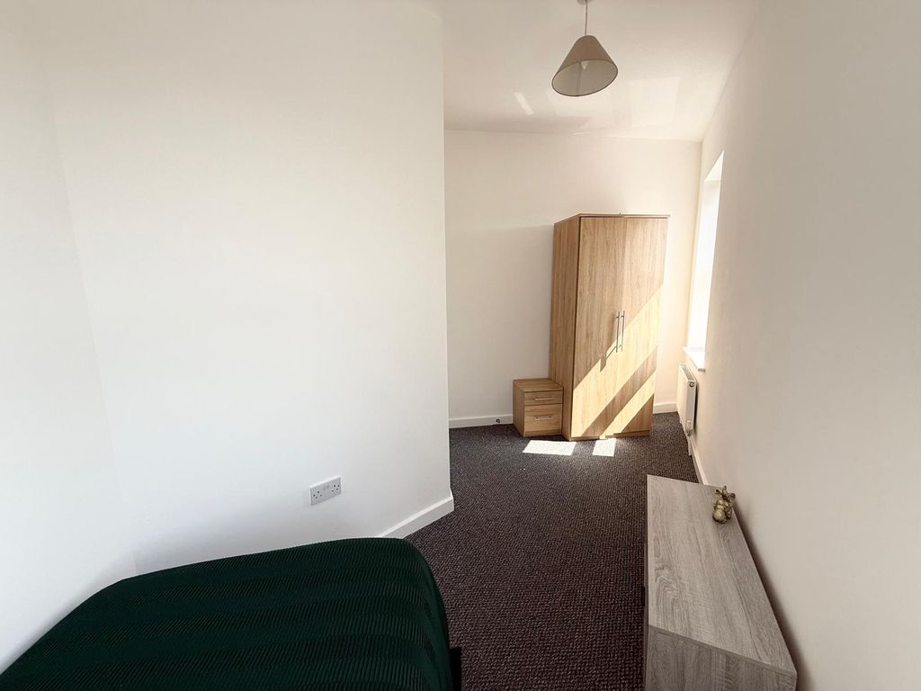 Property photo 2 of 14 R5