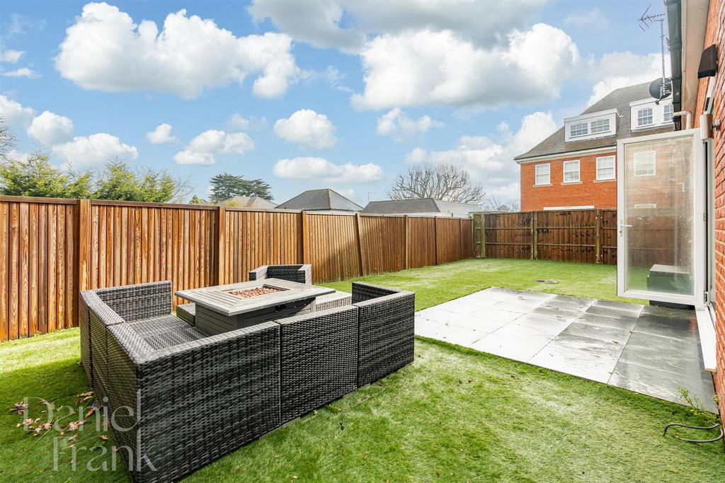 Property photo 3 of 24