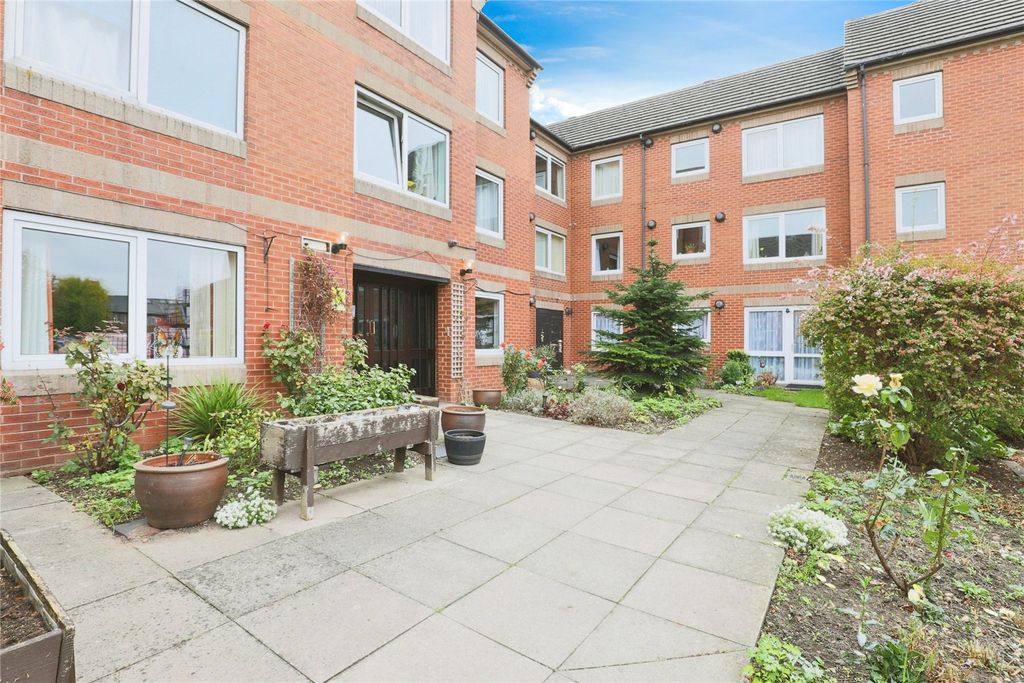 Property photo 1 of 13 Front