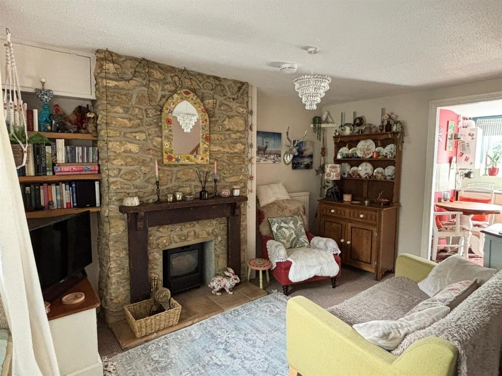 Property photo 2 of 8