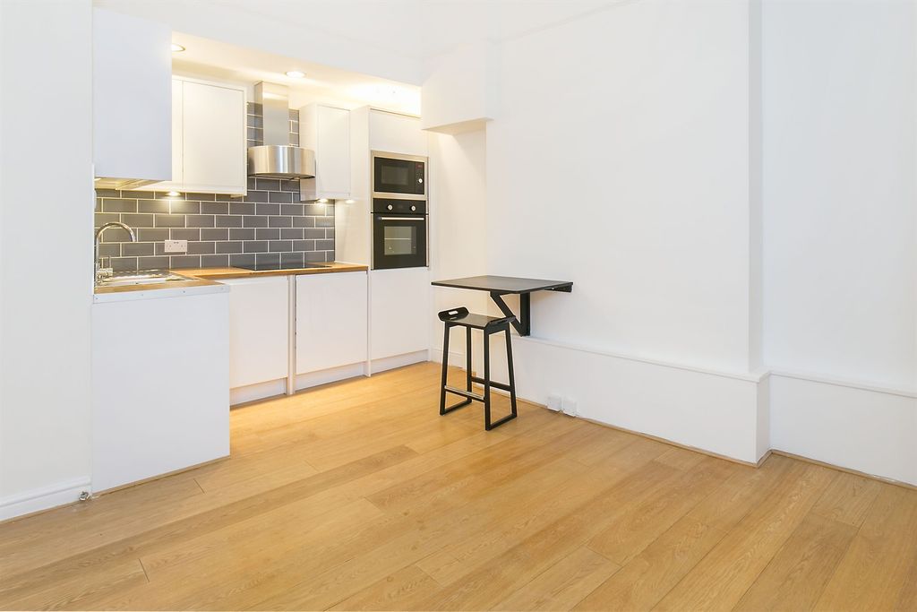 Property photo 1 of 6 Kitchen