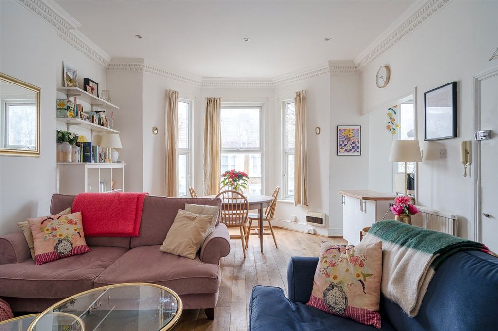 Property photo 3 of 9 Picture No. 18