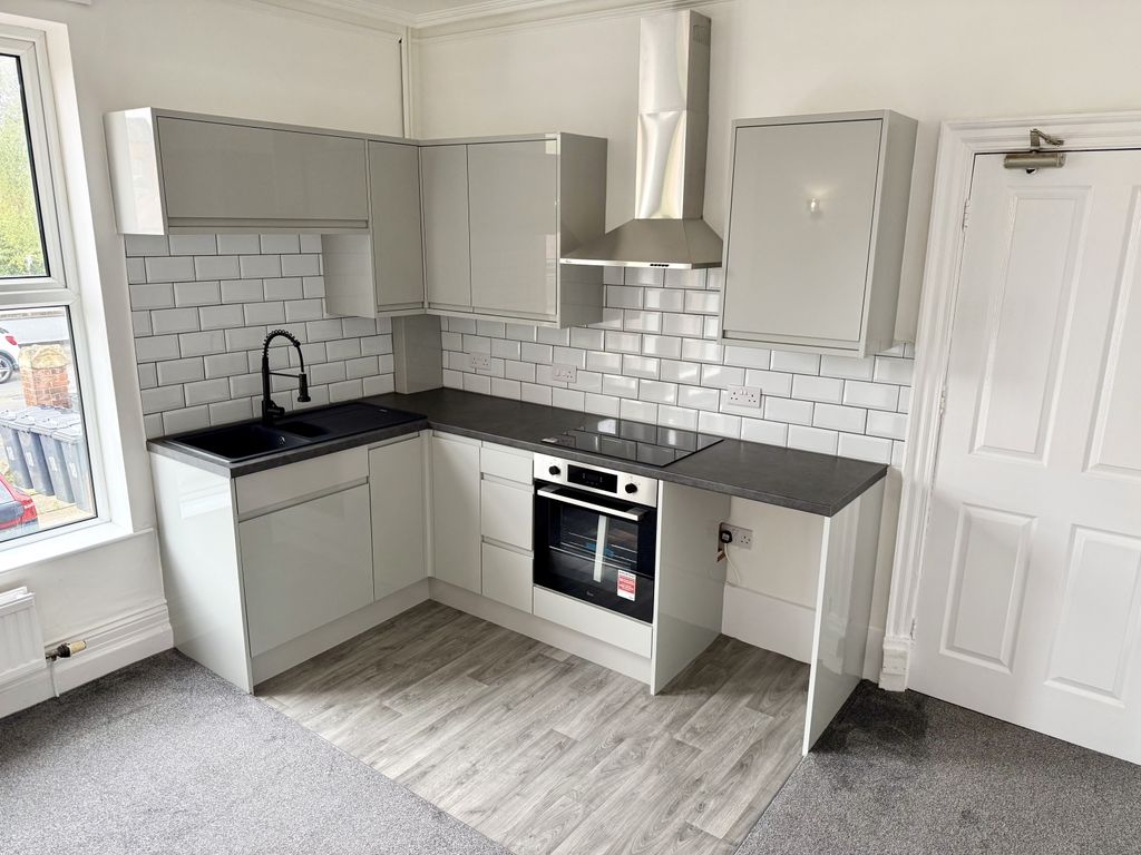 Property photo 1 of 12 Img_8335