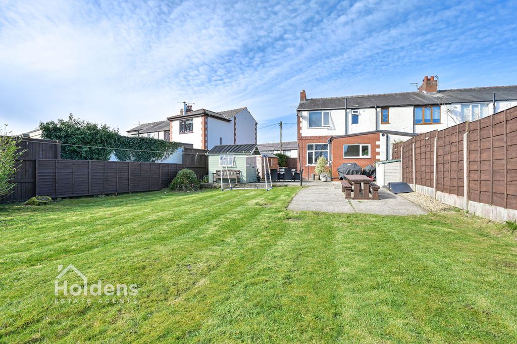 Property photo 2 of 25